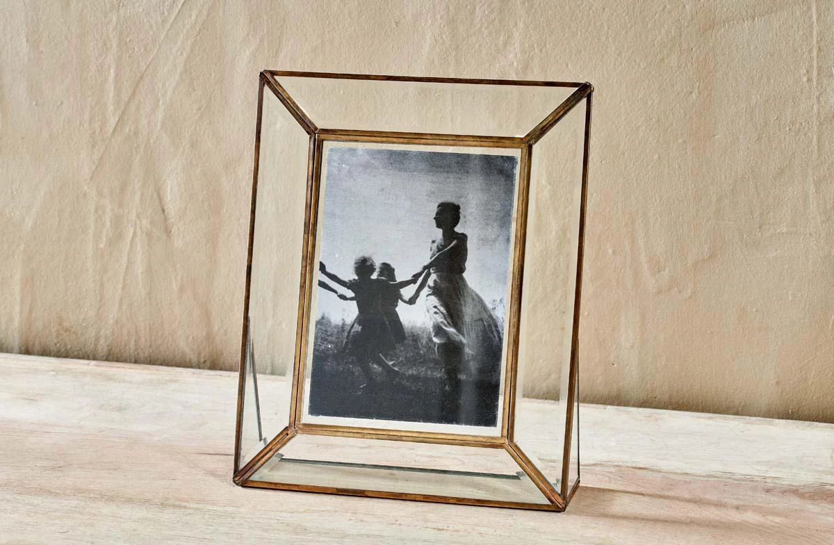 Nkuku Tabai Standing Frame - Portrait 6 Nkuku Tabai Standing Frame - Portrait